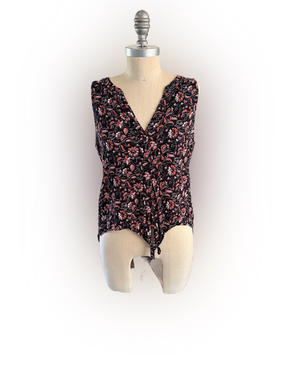 Sanctuary Women’s Sleeveless Black and Pink Floral Button Down Top With Front s